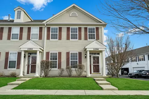 2294 Georgetown Cir #2294, Aurora, IL 60503