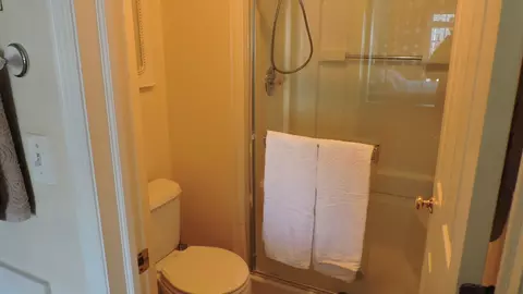 Bath - 166 Heritage Ln #166, Streamwood, IL 60107 photo 2 of 2