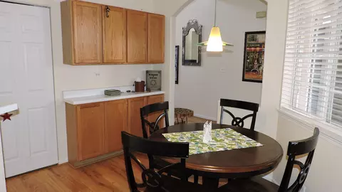 Dining - 166 Heritage Ln #166, Streamwood, IL 60107 photo 3 of 3