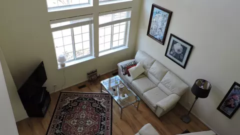 Living - 166 Heritage Ln #166, Streamwood, IL 60107 photo 3 of 3