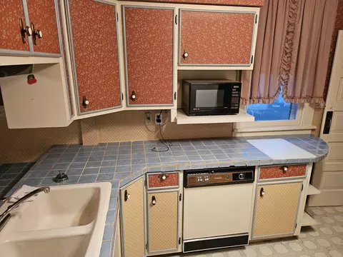 Kitchen - 615 E Chapin St, Morris, IL 60450 photo 2 of 4