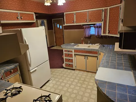 Kitchen - 615 E Chapin St, Morris, IL 60450 photo 3 of 4