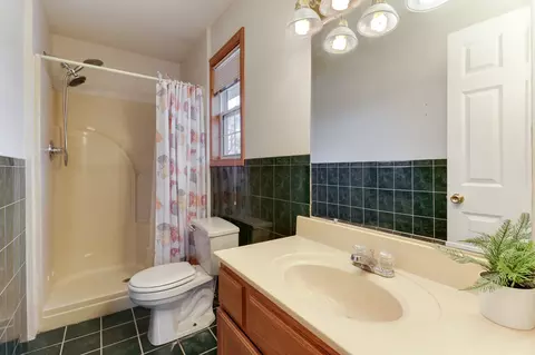 Bath - 307 E Lincoln St, Bloomington, IL 61701 photo 3 of 3