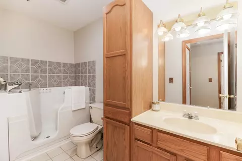 Bath - 307 E Lincoln St, Bloomington, IL 61701 photo 1 of 3
