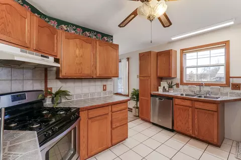 Kitchen - 307 E Lincoln St, Bloomington, IL 61701 photo 3 of 3