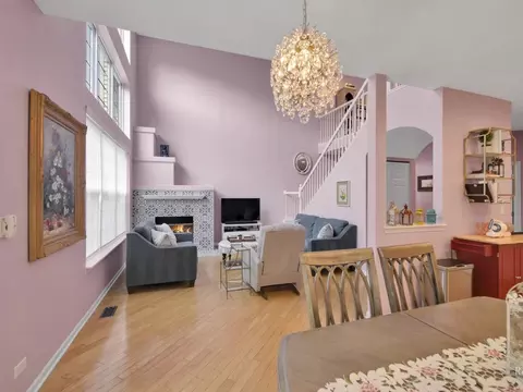 Dining - 114 Commons Ct, Wheeling, IL 60090 photo 7 of 9
