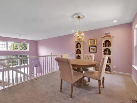 Dining - 114 Commons Ct, Wheeling, IL 60090 photo 8 of 9