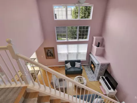 Entry Way - 114 Commons Ct, Wheeling, IL 60090 photo 3 of 3