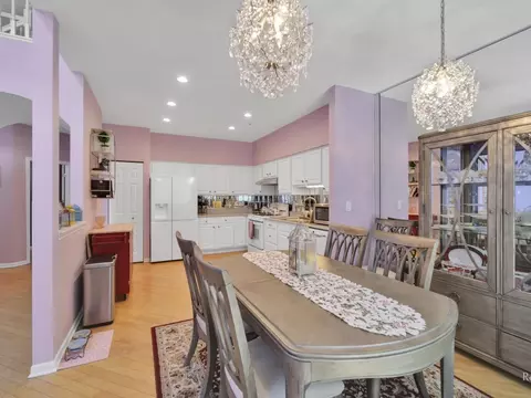 Dining - 114 Commons Ct, Wheeling, IL 60090 photo 3 of 9