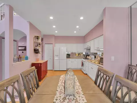 Dining - 114 Commons Ct, Wheeling, IL 60090 photo 5 of 9