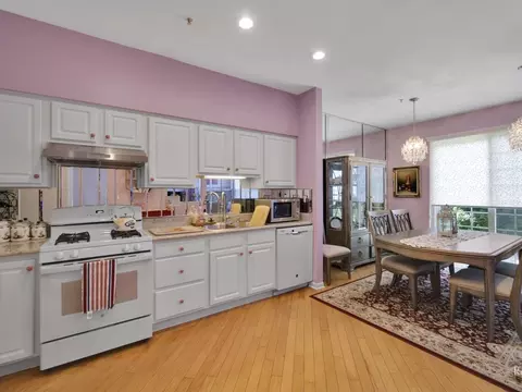 Dining - 114 Commons Ct, Wheeling, IL 60090 photo 4 of 9