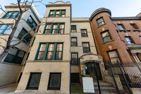 521 W Belmont Ave #2, Chicago, IL 60657