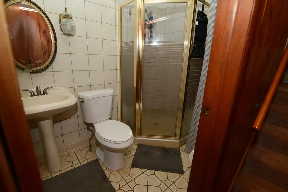 Bath - 3604 Oak Knoll Rd, Crystal Lake, IL 60012 photo 2 of 2