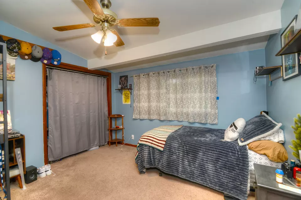 Bedroom - 3604 Oak Knoll Rd, Crystal Lake, IL 60012 photo 4 of 5