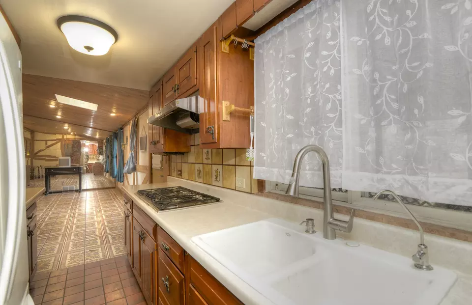 Kitchen - 3604 Oak Knoll Rd, Crystal Lake, IL 60012 photo 2 of 2