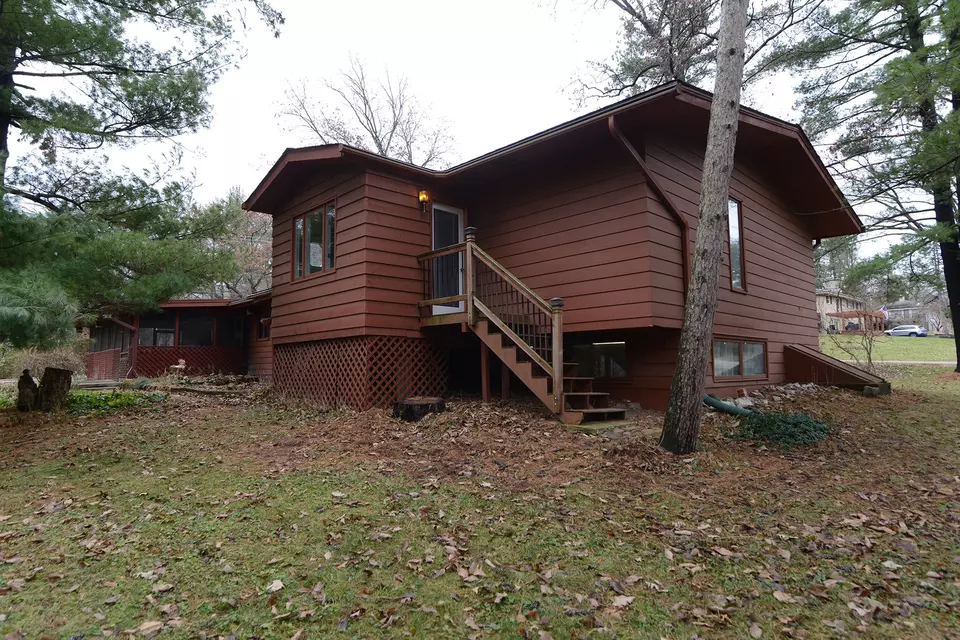 Exterior - 3604 Oak Knoll Rd, Crystal Lake, IL 60012 photo 13 of 24
