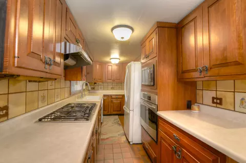Kitchen - 3604 Oak Knoll Rd, Crystal Lake, IL 60012 photo 1 of 2