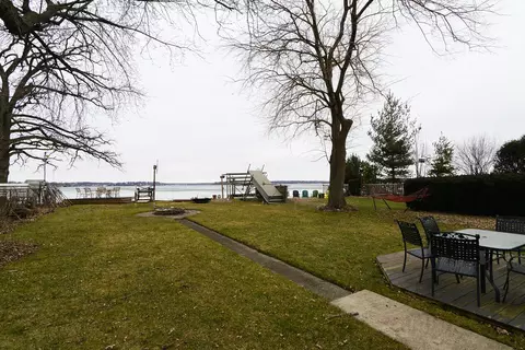 View/Area - 37066 N Stanton Point Rd, Ingleside, IL 60041 photo 2 of 4