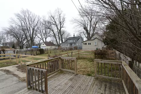 Exterior - 37066 N Stanton Point Rd, Ingleside, IL 60041 photo 12 of 13