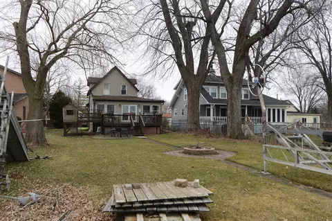 Exterior - 37066 N Stanton Point Rd, Ingleside, IL 60041 photo 7 of 13
