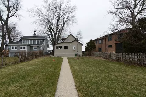 Exterior - 37066 N Stanton Point Rd, Ingleside, IL 60041 photo 9 of 13