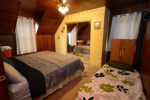 Bedroom - 37066 N Stanton Point Rd, Ingleside, IL 60041 photo 2 of 3