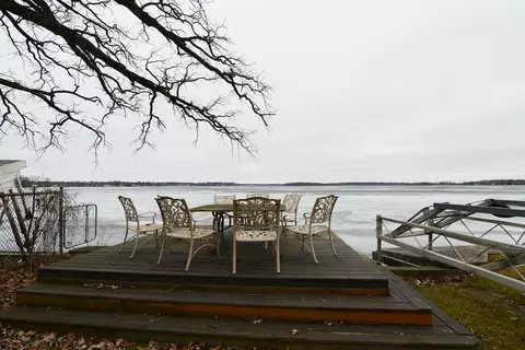 Exterior - 37066 N Stanton Point Rd, Ingleside, IL 60041 photo 6 of 13
