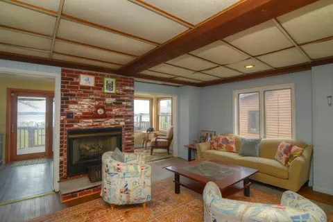 Living - 37066 N Stanton Point Rd, Ingleside, IL 60041 photo 5 of 8