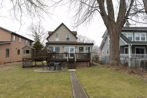 Exterior - 37066 N Stanton Point Rd, Ingleside, IL 60041 photo 2 of 13