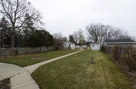 Exterior - 37066 N Stanton Point Rd, Ingleside, IL 60041 photo 13 of 13