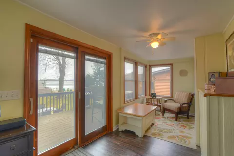 Living - 37066 N Stanton Point Rd, Ingleside, IL 60041 photo 2 of 8