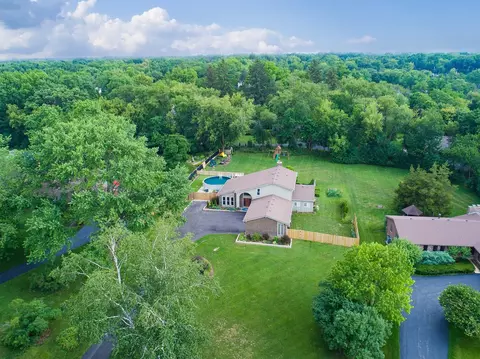 163 Harbor Dr, Lake Barrington, IL 60010