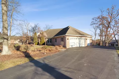 Exterior - 7359 Timber Ridge Rd, Roscoe, IL 61073 photo 5 of 12
