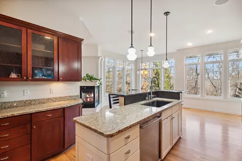 Kitchen - 7359 Timber Ridge Rd, Roscoe, IL 61073 photo 4 of 6