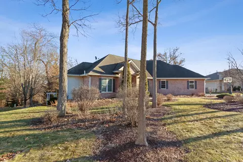 Exterior - 7359 Timber Ridge Rd, Roscoe, IL 61073 photo 2 of 12