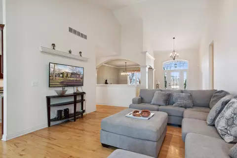 Living - 7359 Timber Ridge Rd, Roscoe, IL 61073 photo 5 of 9