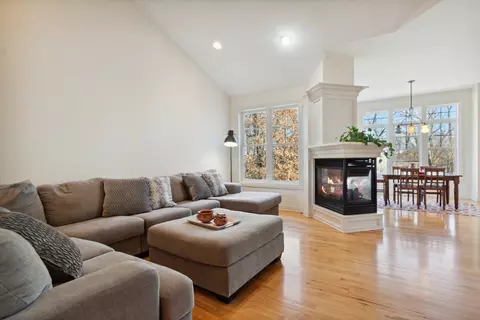 Living - 7359 Timber Ridge Rd, Roscoe, IL 61073 photo 3 of 9