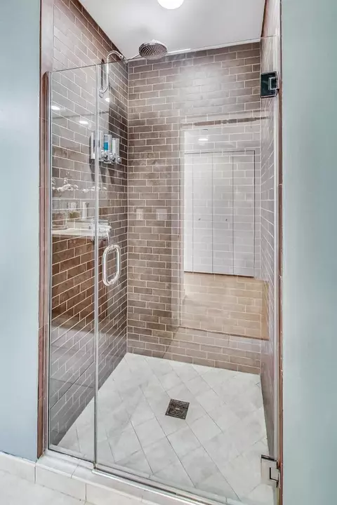 Bath - 60 E Monroe St #3107, Chicago, IL 60603 photo 3 of 4
