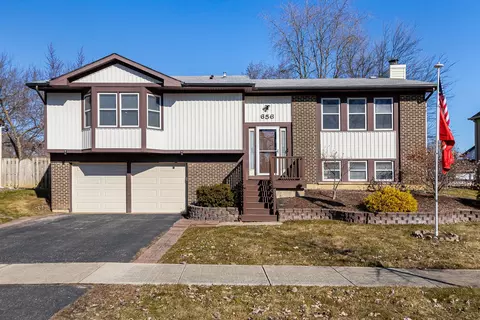 656 Banbury Way, Bolingbrook, IL 60440