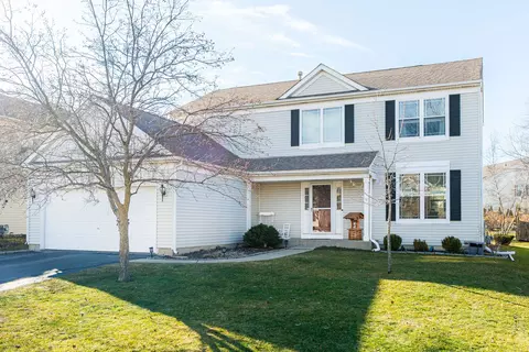 896 Harvest Cir, Crystal Lake, IL 60014