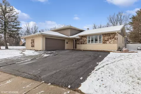 18010 Tarpon Ct, Homewood, IL 60430