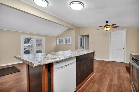 Kitchen - 5350 Aux Sable Rd, Morris, IL 60450 photo 4 of 6