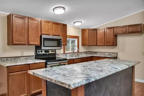 Kitchen - 5350 Aux Sable Rd, Morris, IL 60450 photo 3 of 6