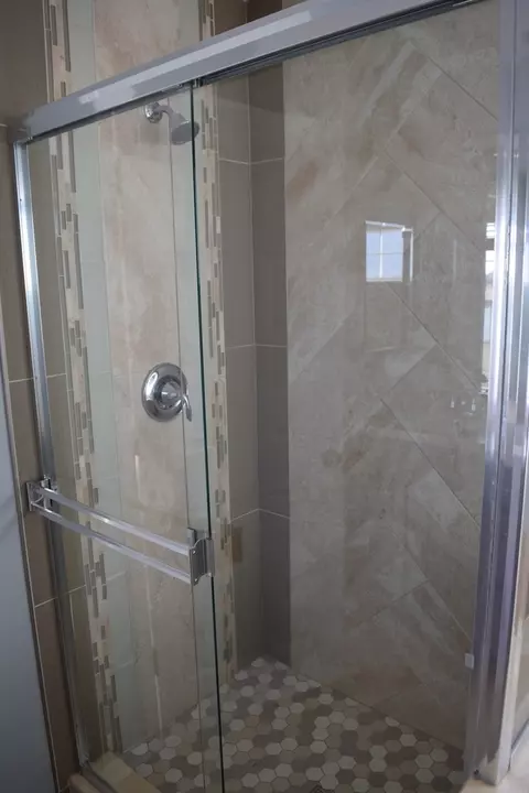 Bath - 4110 Bethlehem Rd, Aurora, IL 60504 photo 1 of 6