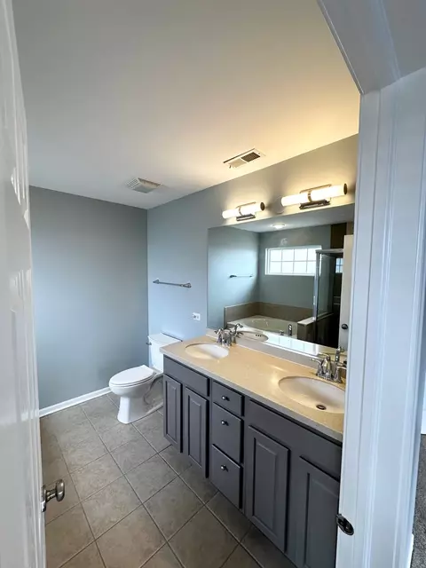 Bath - 4110 Bethlehem Rd, Aurora, IL 60504 photo 3 of 6
