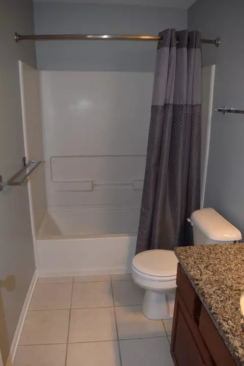 Bath - 4110 Bethlehem Rd, Aurora, IL 60504 photo 6 of 6