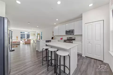 Kitchen - 1663 Sager Way, Batavia, IL 60510 photo 2 of 3