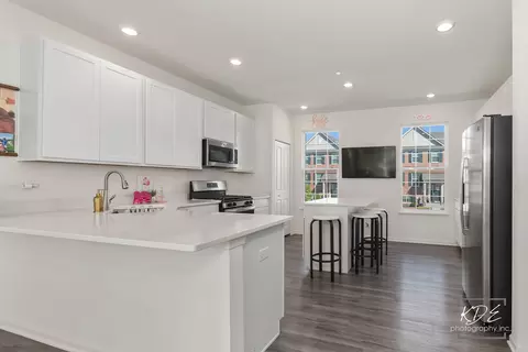 Kitchen - 1663 Sager Way, Batavia, IL 60510 photo 1 of 3