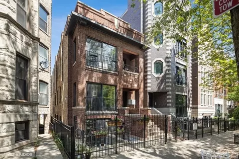 850 W Buckingham Pl #2N, Chicago, IL 60657