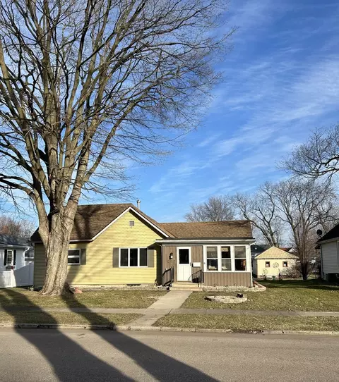 607 3rd Ave, Mendota, IL 61342